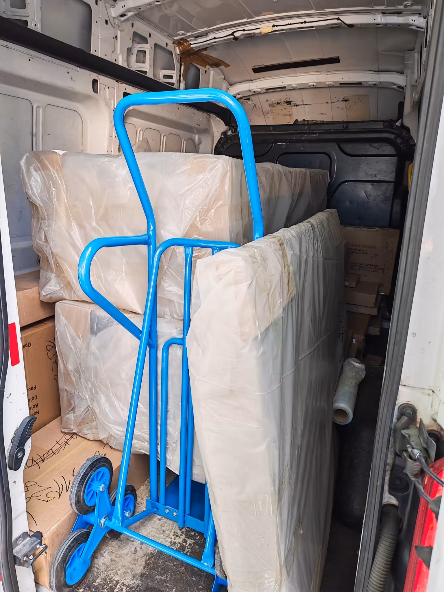 Utovar robe pomoću transportnih kolica